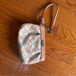 Cowch wristlet